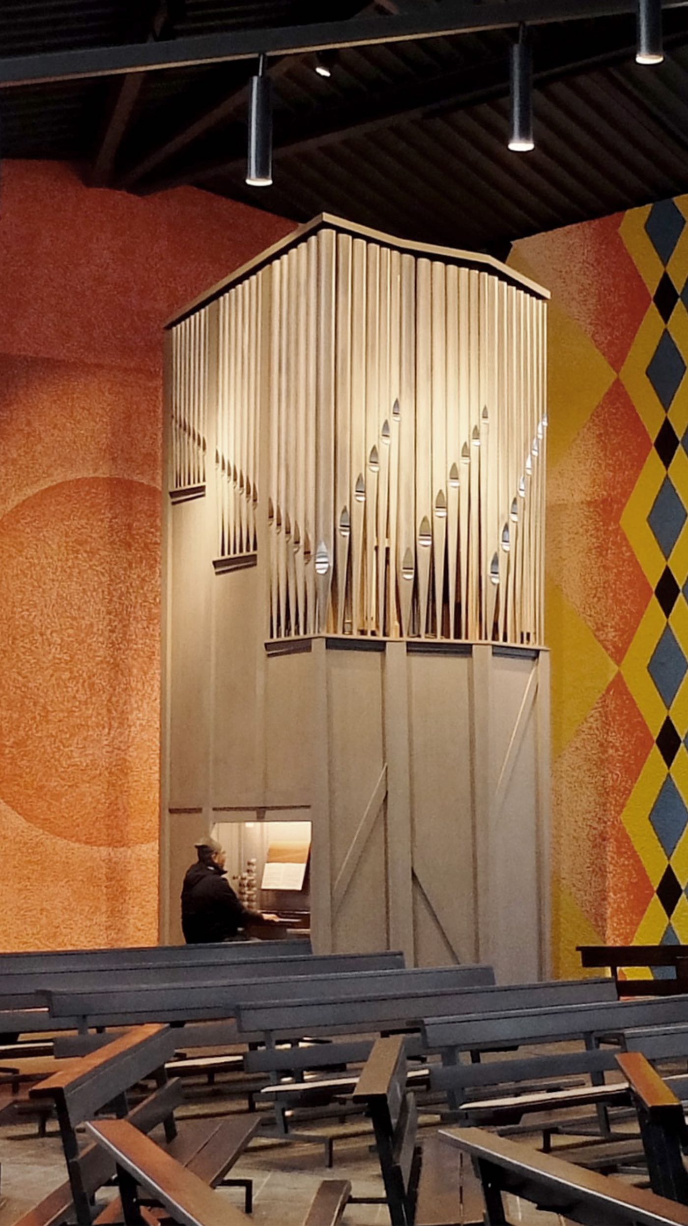 Construction d'un orgue neuf II/P 17R 
Bünde